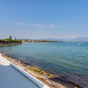 ** Lägenhetshotell Residenza Miralago By Wonderful Italy Italien