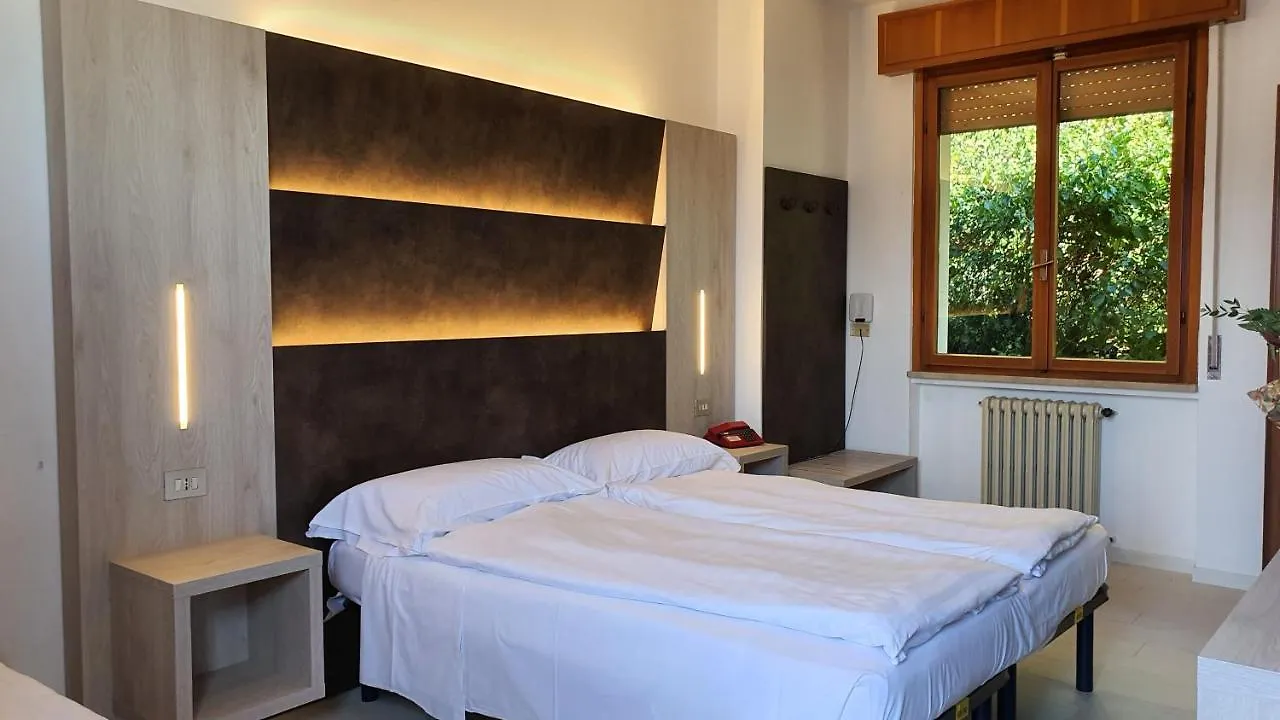 Hotel Merano Brenzone sul Garda 3*,  Ιταλία