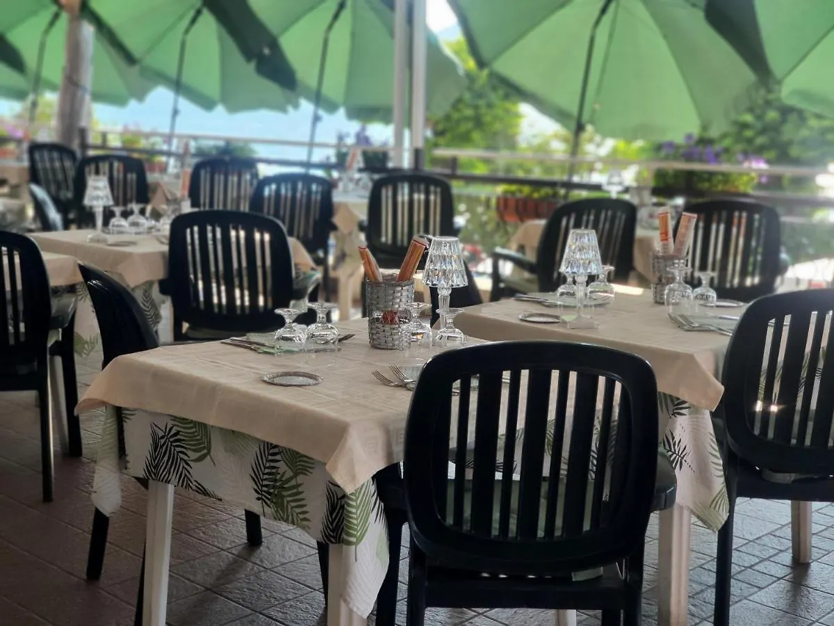 Hotel Merano Brenzone sul Garda